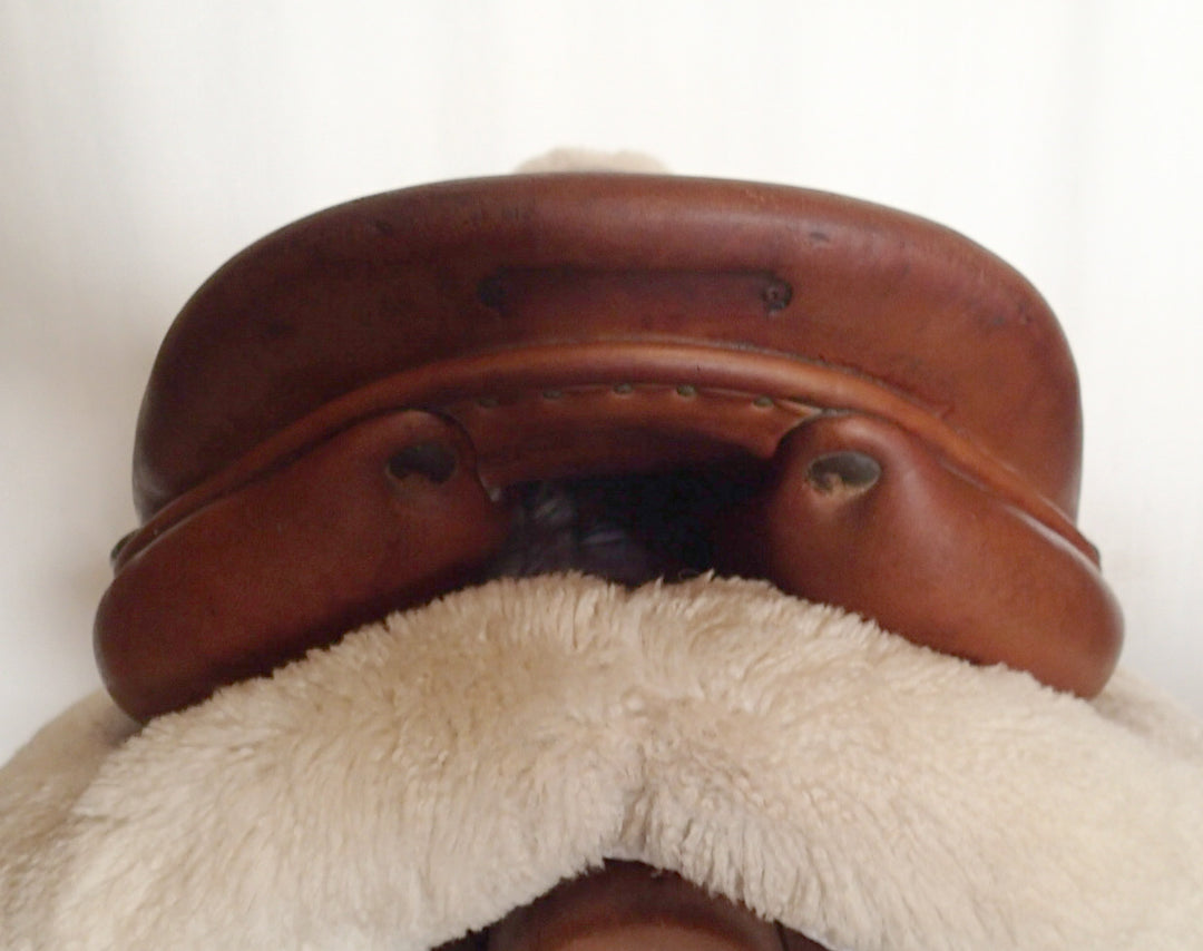 17" Butet Saddle - 2009 - L Seat - 2 Flaps - 4" dot to dot (032)