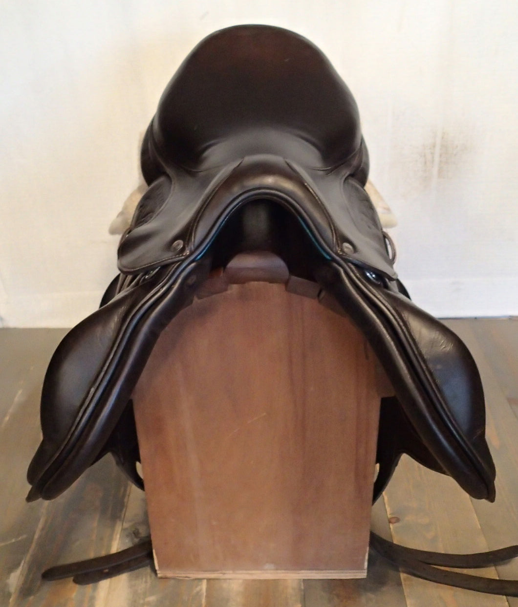 17.5" Voltaire Lexington Monoflap Saddle - Full Buffalo - 2022 - 1AA Flaps - 5.25" dot to dot - FIN Panels (034)