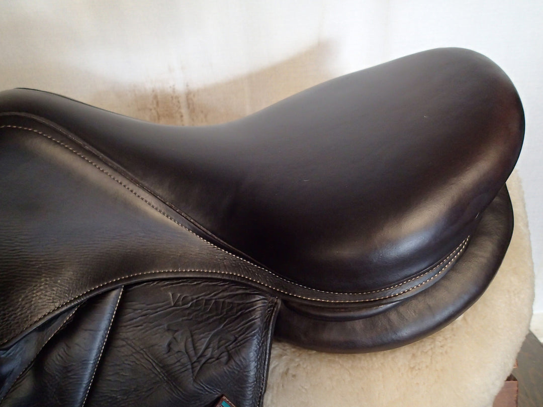 17.5" Voltaire Lexington Monoflap Saddle - Full Buffalo - 2022 - 1AA Flaps - 5.25" dot to dot - FIN Panels (034)