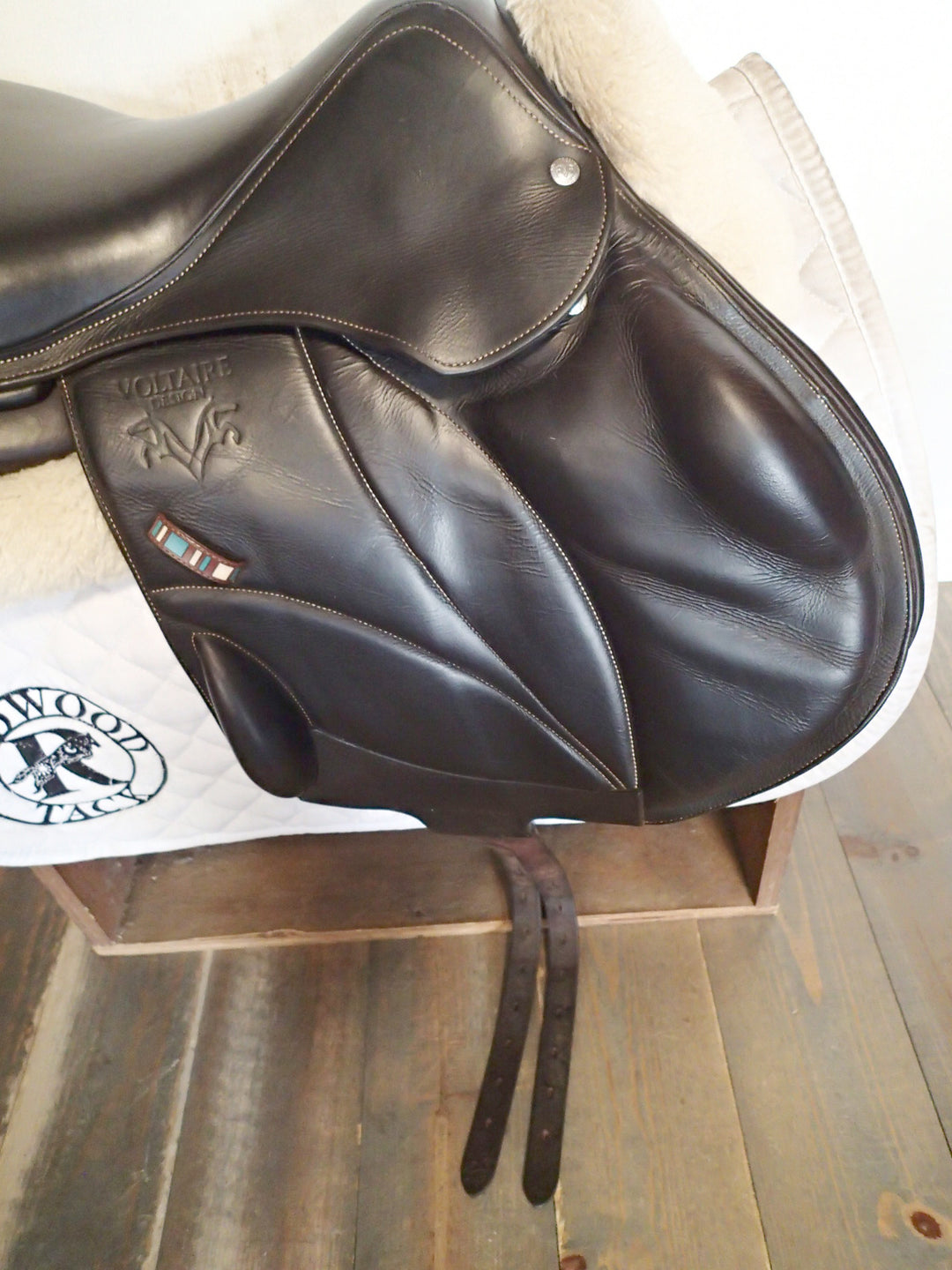 17.5" Voltaire Lexington Monoflap Saddle - Full Buffalo - 2022 - 1AA Flaps - 5.25" dot to dot - FIN Panels (034)