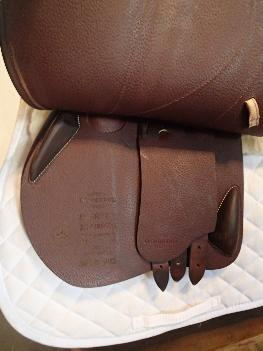 17" Devoucoux Biarritz O Saddle - Full Buffalo - 2023 - 2A Flaps - 4.5" dot to dot