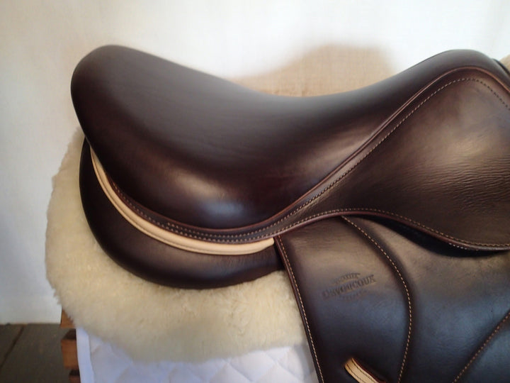 17" Devoucoux Biarritz O Saddle - Full Buffalo - 2023 - 2A Flaps - 4.5" dot to dot