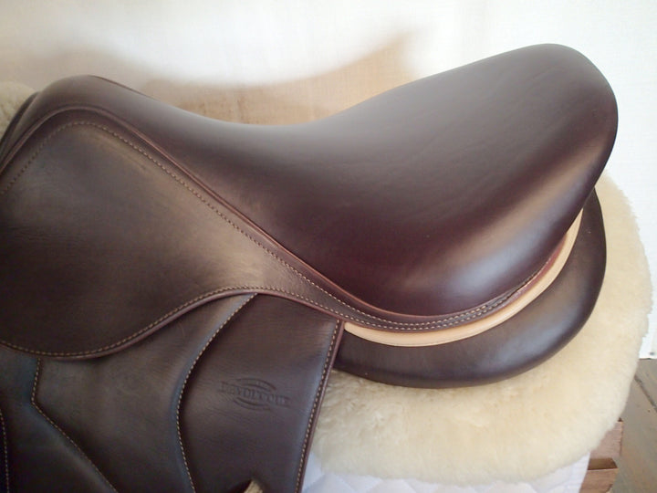 17" Devoucoux Biarritz O Saddle - Full Buffalo - 2023 - 2A Flaps - 4.5" dot to dot