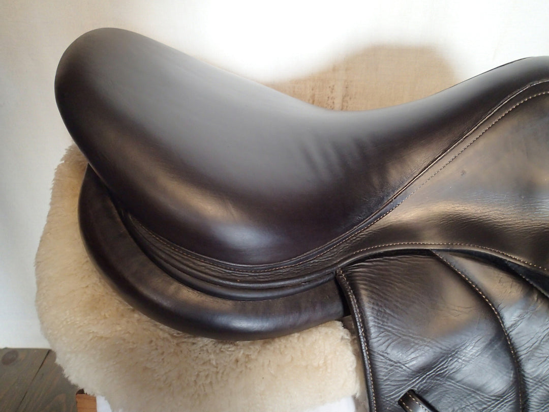17.5" Voltaire Palm Beach Saddle - Full Buffalo - 2019 - 3AAA Flaps - 5" dot to dot (040)
