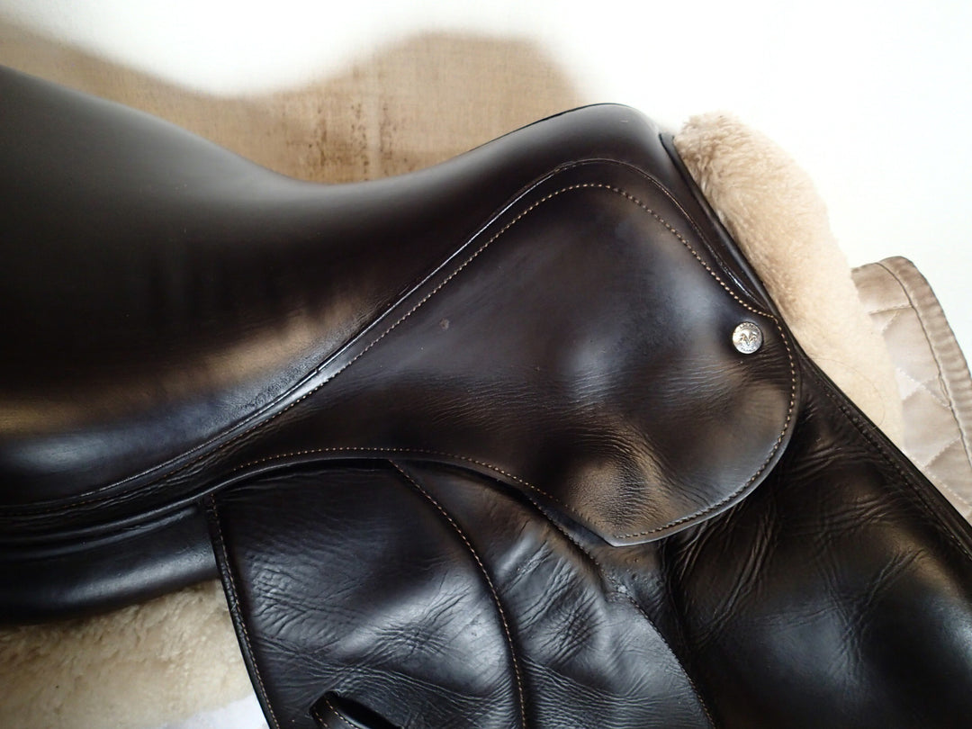 17.5" Voltaire Palm Beach Saddle - Full Buffalo - 2019 - 3AAA Flaps - 5" dot to dot (040)