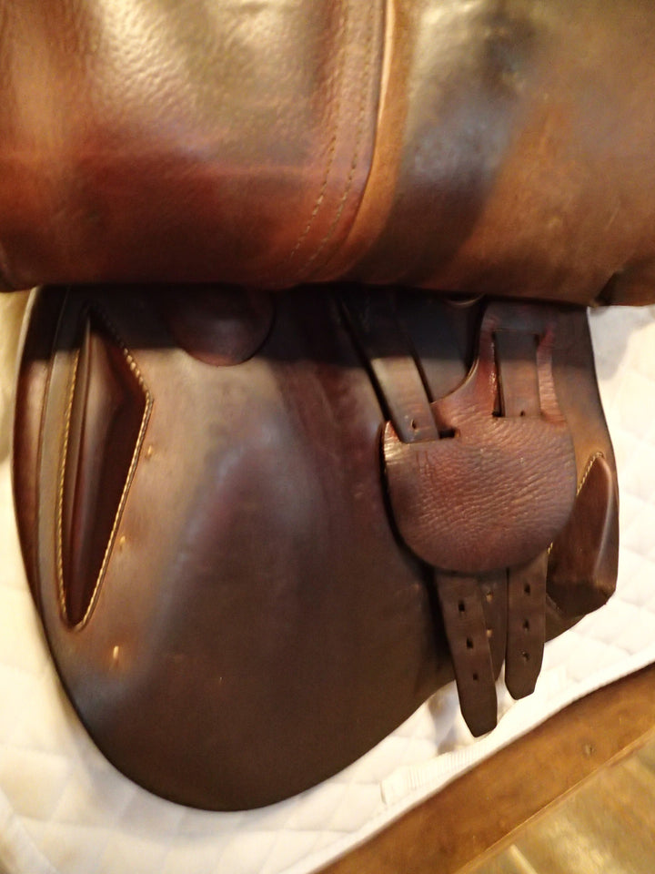 17" Antares Evolution Saddle - 2019 - 2N Flaps - 4.75" dot to dot (041)