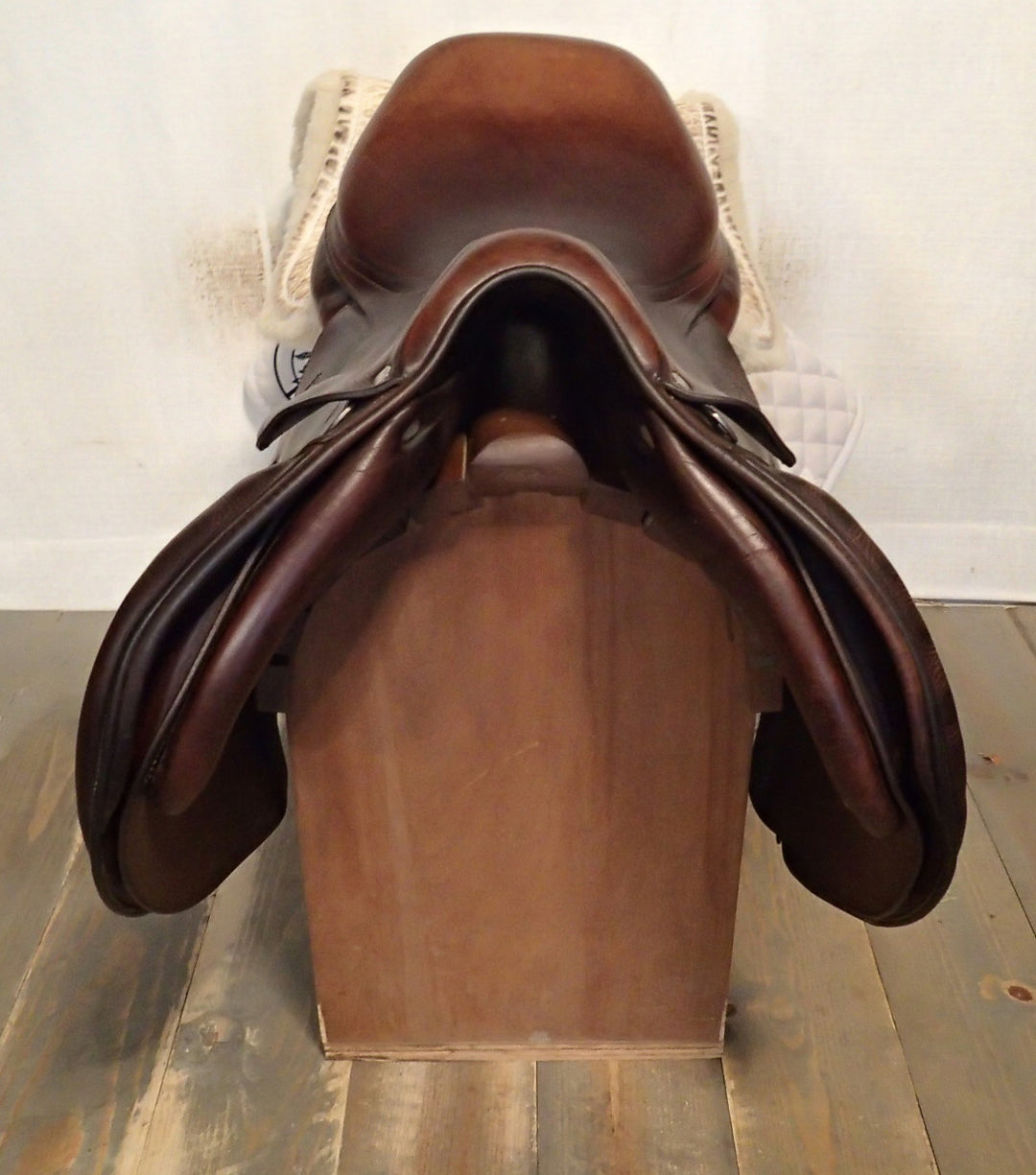 17" Antares Evolution Saddle - 2019 - 2N Flaps - 4.75" dot to dot (041)