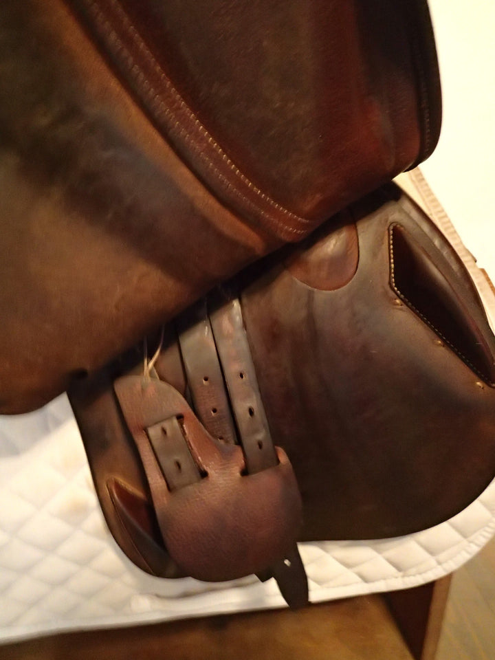 17" Antares Evolution Saddle - 2019 - 2N Flaps - 4.75" dot to dot (041)