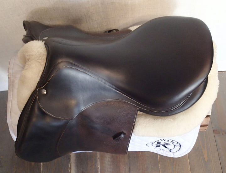 17.5" Voltaire Palm Beach Saddle - 2019 - 2AR Flaps - 4.75" dot to dot - Pro Panels