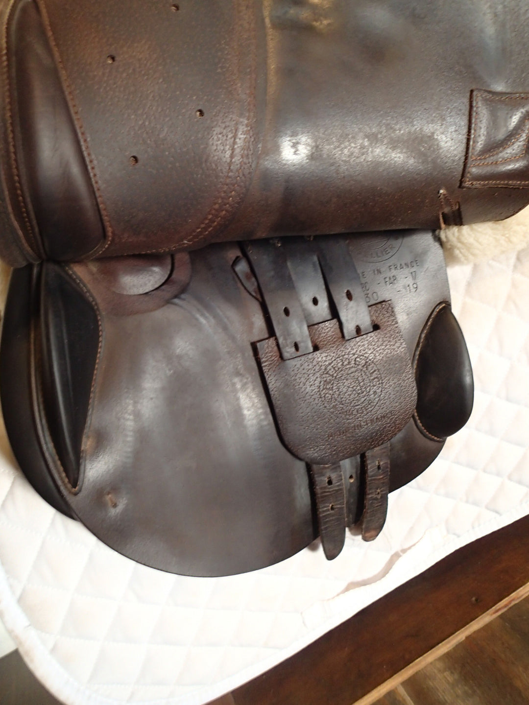 17" Luc Childeric Saddle - 2019 - 5" dot to dot (044)