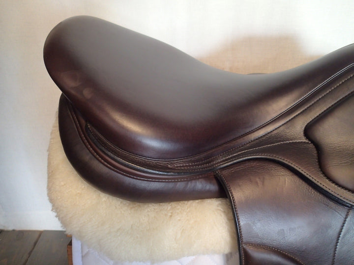 18" Amerigo Pinerolo Saddle - Full Buffalo - 2016 - Wool Flocked - 4.75" dot to dot