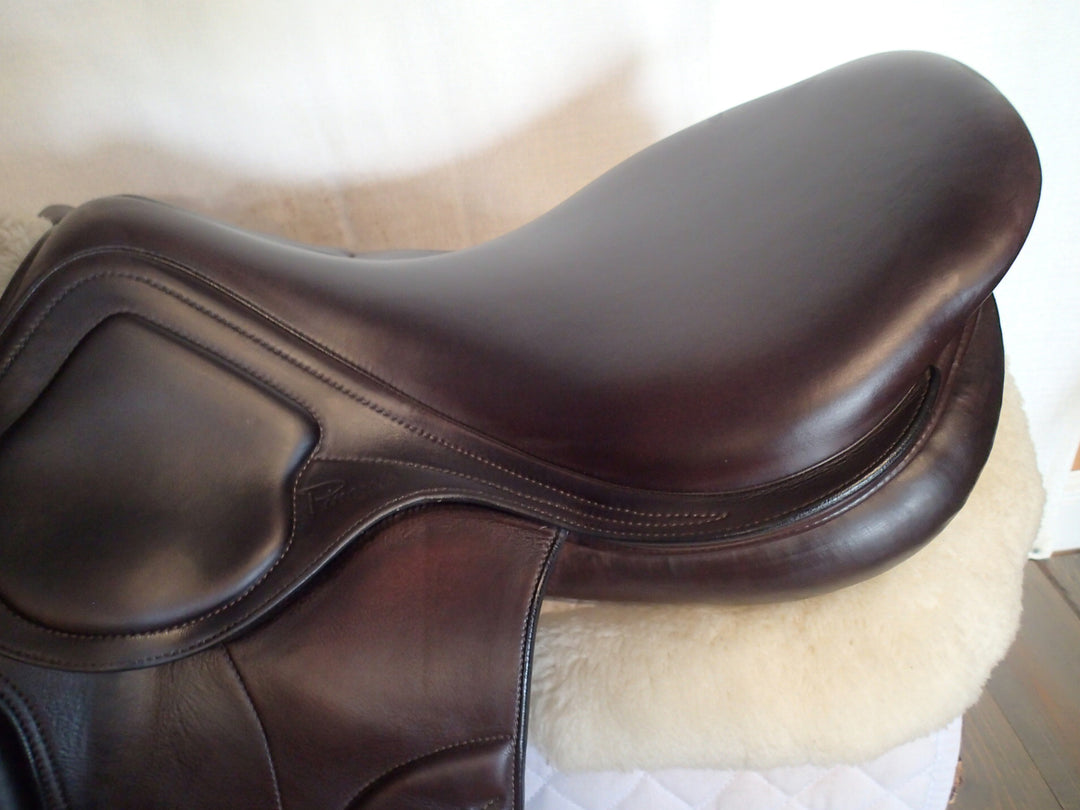 18" Amerigo Pinerolo Saddle - Full Buffalo - 2016 - Wool Flocked - 4.75" dot to dot