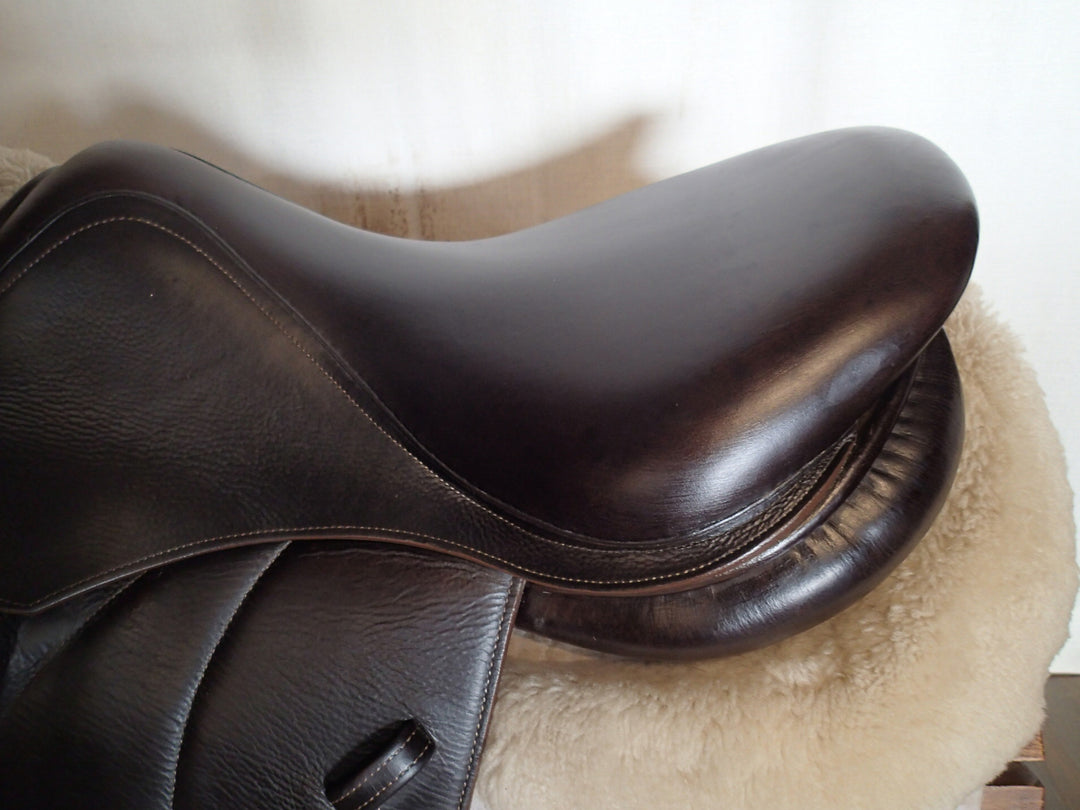 16.5" Voltaire Palm Beach Saddle - Full Buffalo - 2013 - 2A Flaps - 4.75" dot to dot - FIN Panels (049)