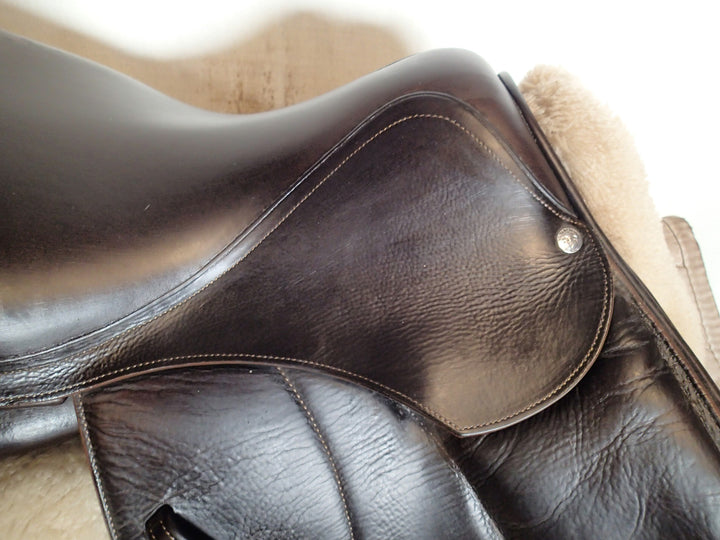 16.5" Voltaire Palm Beach Saddle - Full Buffalo - 2013 - 2A Flaps - 4.75" dot to dot - FIN Panels (049)