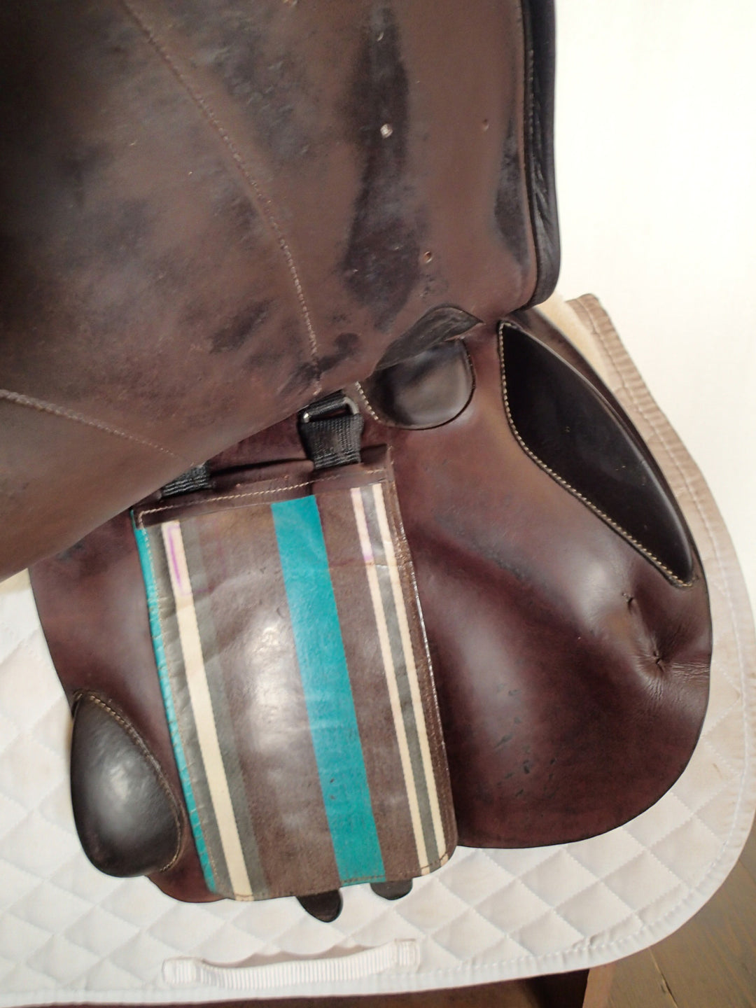 16.5" Voltaire Palm Beach Saddle - Full Buffalo - 2013 - 2A Flaps - 4.75" dot to dot - FIN Panels (049)