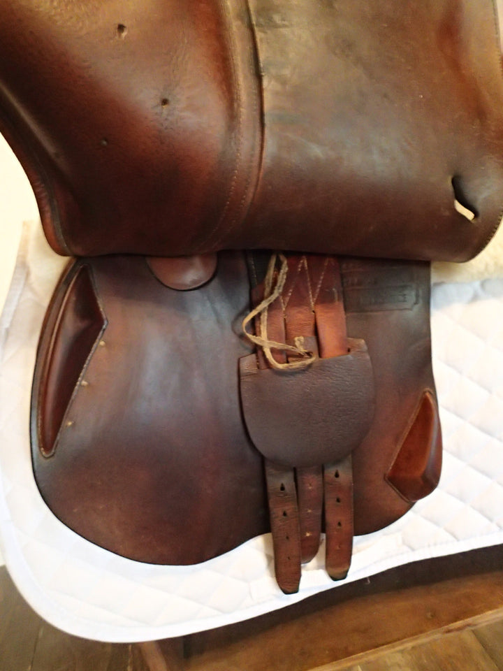 17.5" Antares Saddle - 2003 - 4AB Flaps - 4.75" dot to dot