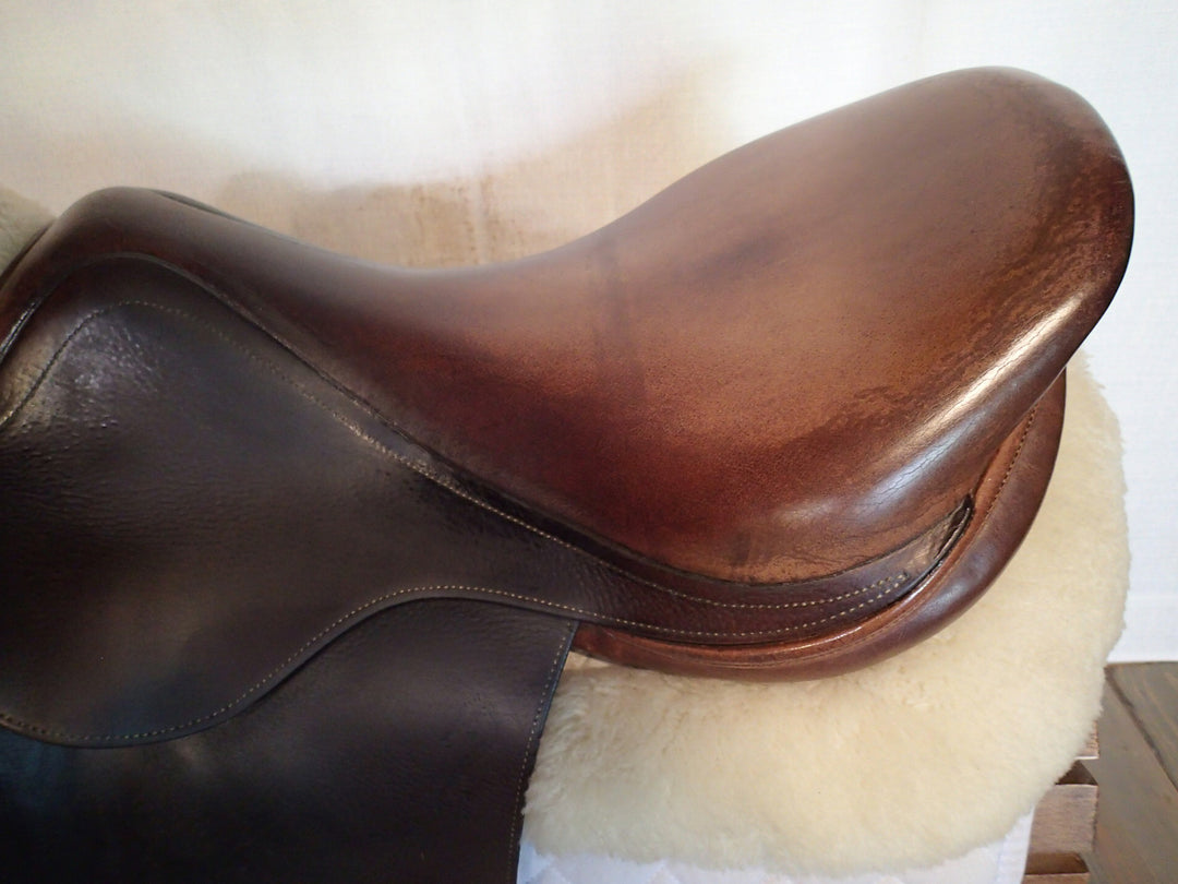 17.5" Antares Saddle - 2003 - 4AB Flaps - 4.75" dot to dot