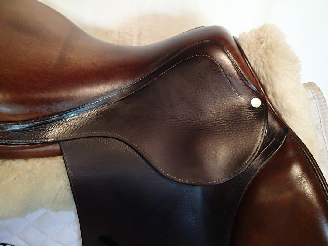 17.5" Antares Saddle - 2003 - 4AB Flaps - 4.75" dot to dot