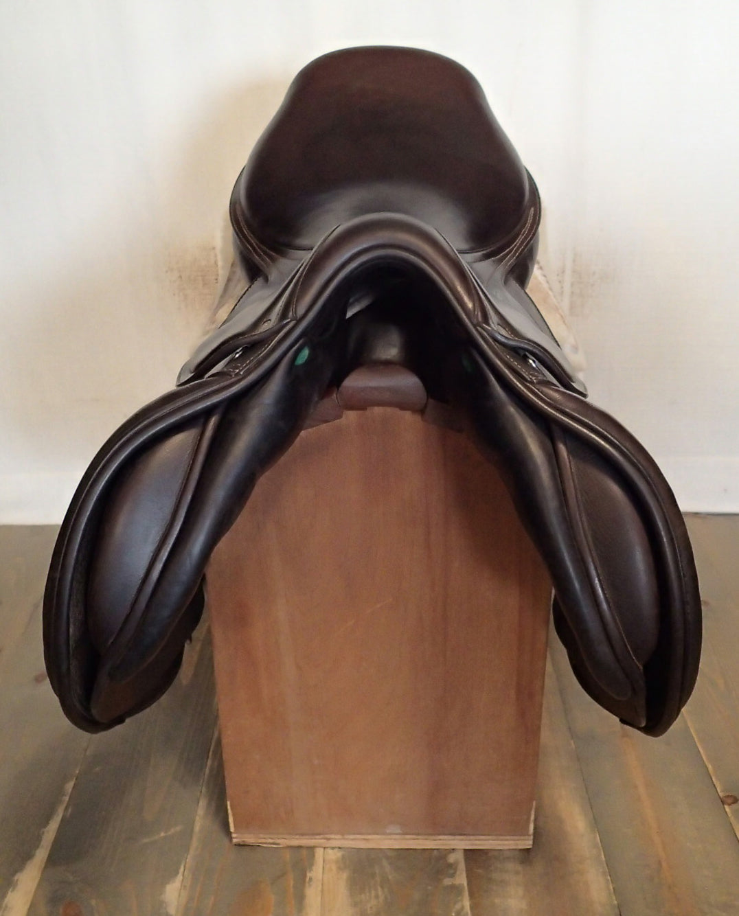 17.5" Amerigo Pinerolo Saddle - Full Buffalo - 2023 - 4.5" dot to dot (051)