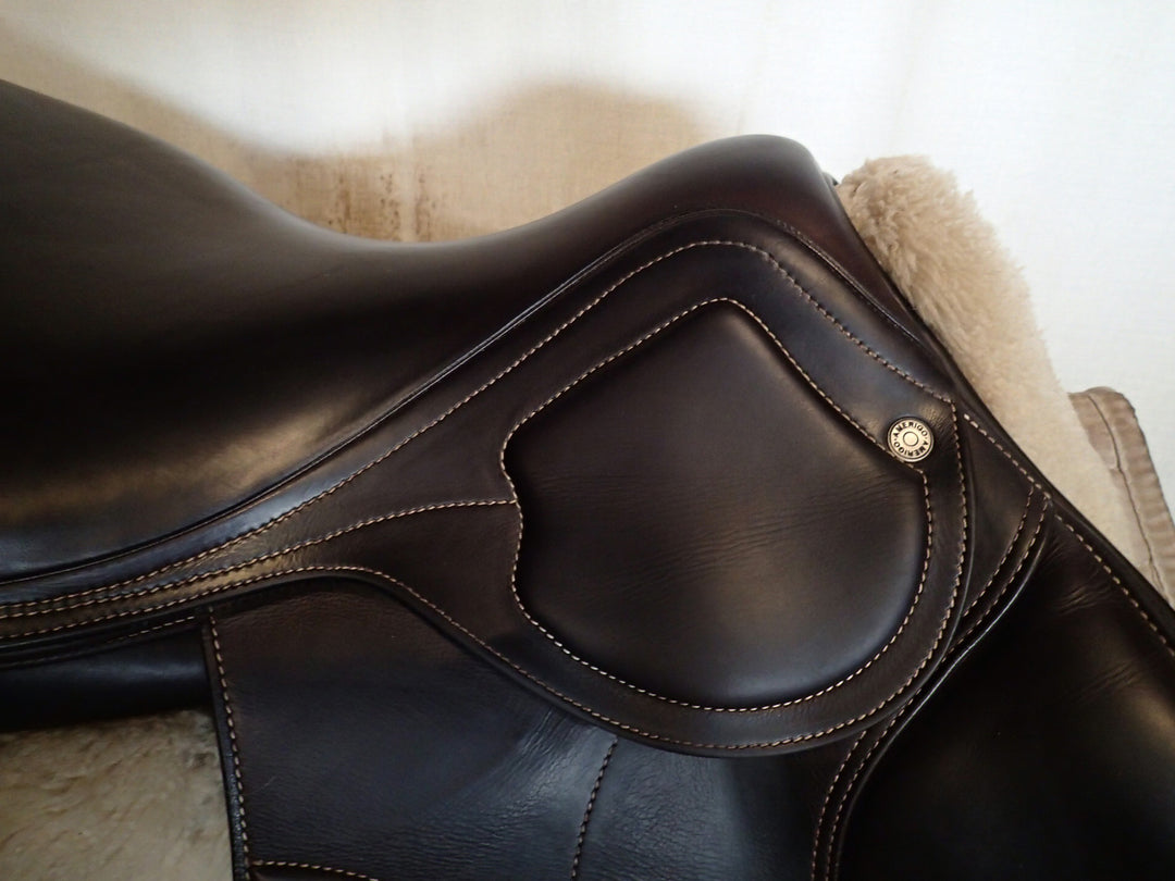 17.5" Amerigo Pinerolo Saddle - Full Buffalo - 2023 - 4.5" dot to dot (051)