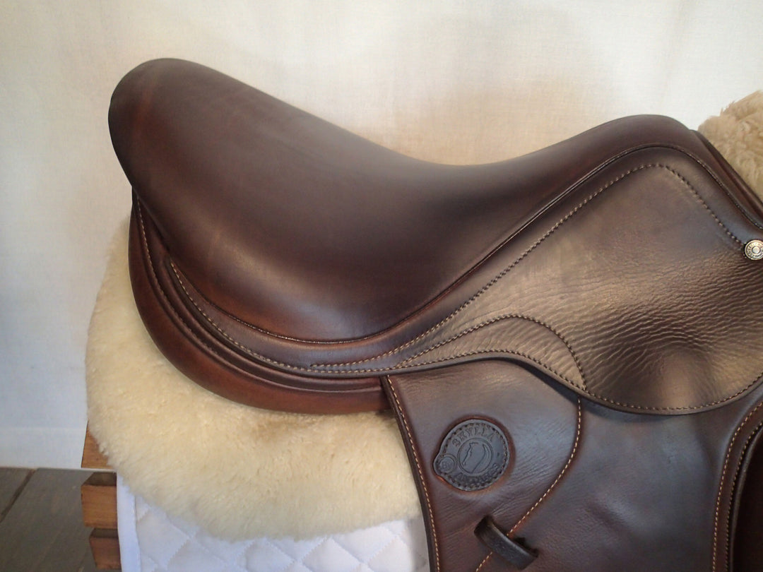 17" Antares Skylla Saddle - Full Calfskin - 2020 - 2N Flaps - 4.5" dot to dot