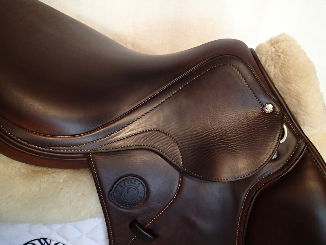 17" Antares Skylla Saddle - Full Calfskin - 2020 - 2N Flaps - 4.5" dot to dot