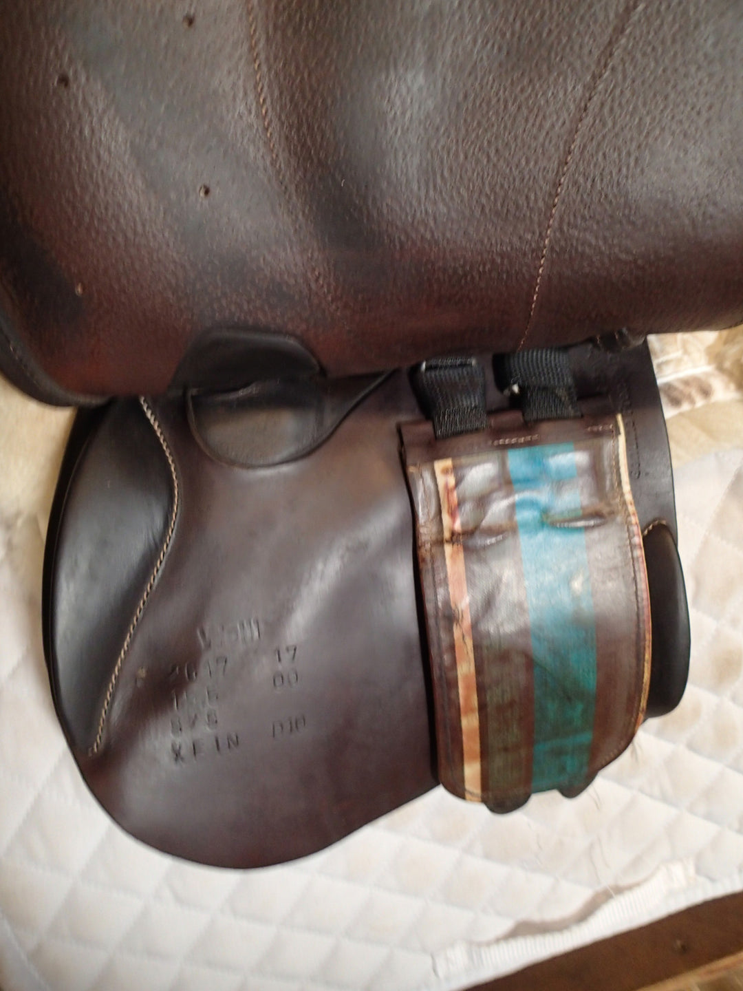 15.5" Voltaire Welli Saddle - Full Buffalo - 2017 - 00 Flaps - 4.75" dot to dot - XFIN Panels (053)