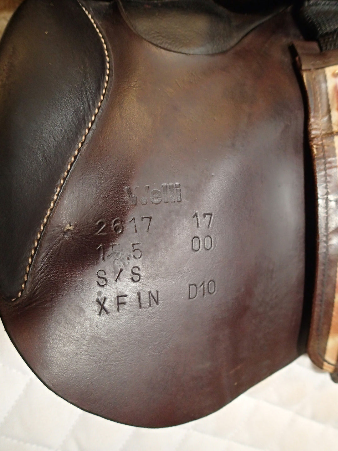 15.5" Voltaire Welli Saddle - Full Buffalo - 2017 - 00 Flaps - 4.75" dot to dot - XFIN Panels (053)