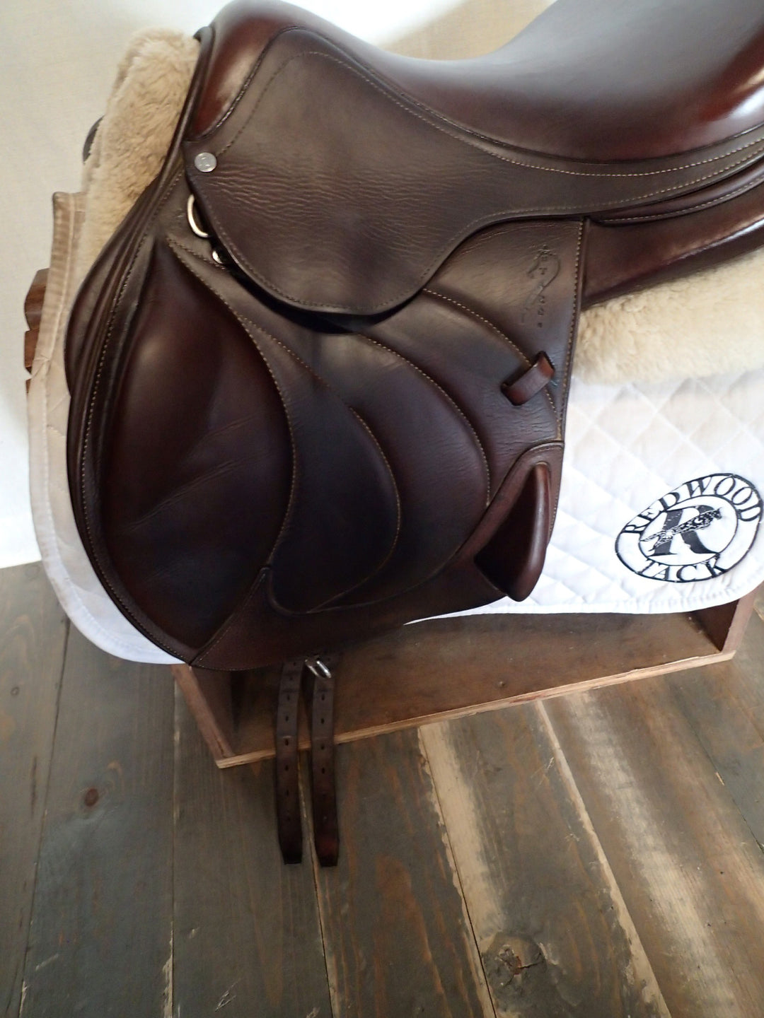 18" Antares Monoflap Saddle - Full Buffalo - 2017 - 3N Flaps - 5" dot to dot (054)