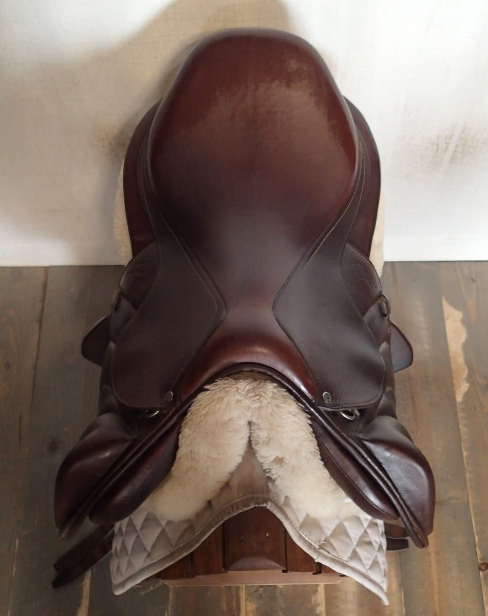 18" Antares Monoflap Saddle - Full Buffalo - 2017 - 3N Flaps - 5" dot to dot (054)