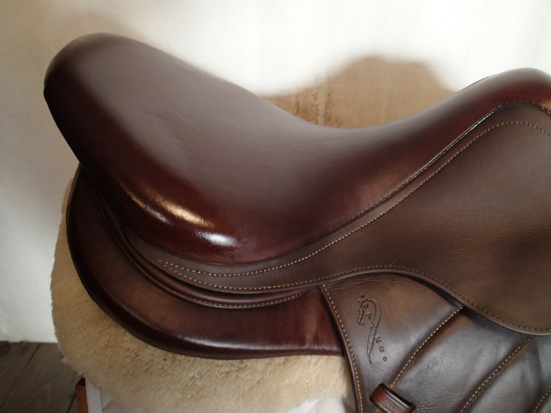 18" Antares Monoflap Saddle - Full Buffalo - 2017 - 3N Flaps - 5" dot to dot (054)