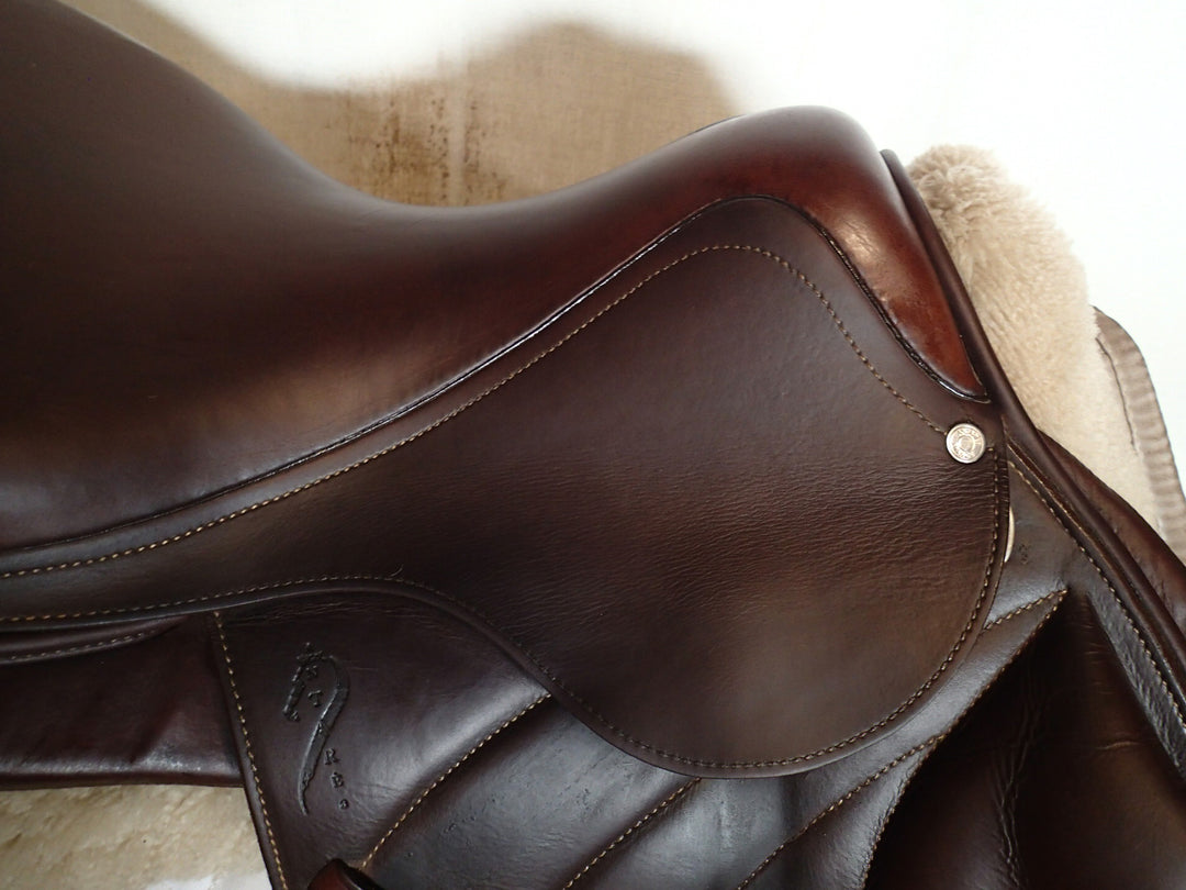 18" Antares Monoflap Saddle - Full Buffalo - 2017 - 3N Flaps - 5" dot to dot (054)