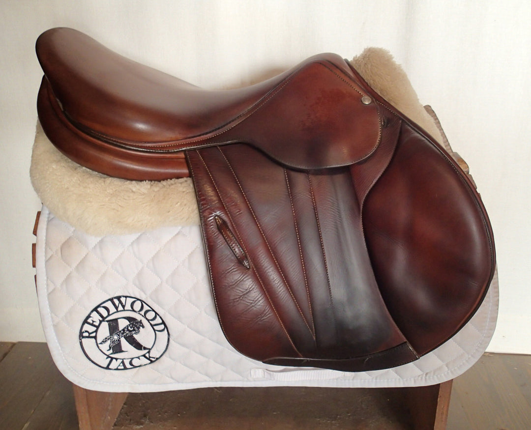 17.5" Butet Premium Saddle - Full Calfskin - 2017 - M Seat - 2.5 Flaps - 4.25" dot to dot (055)