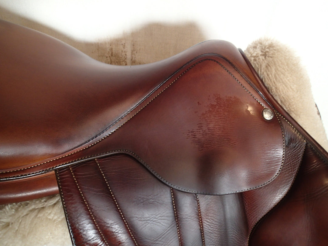 17.5" Butet Premium Saddle - Full Calfskin - 2017 - M Seat - 2.5 Flaps - 4.25" dot to dot (055)