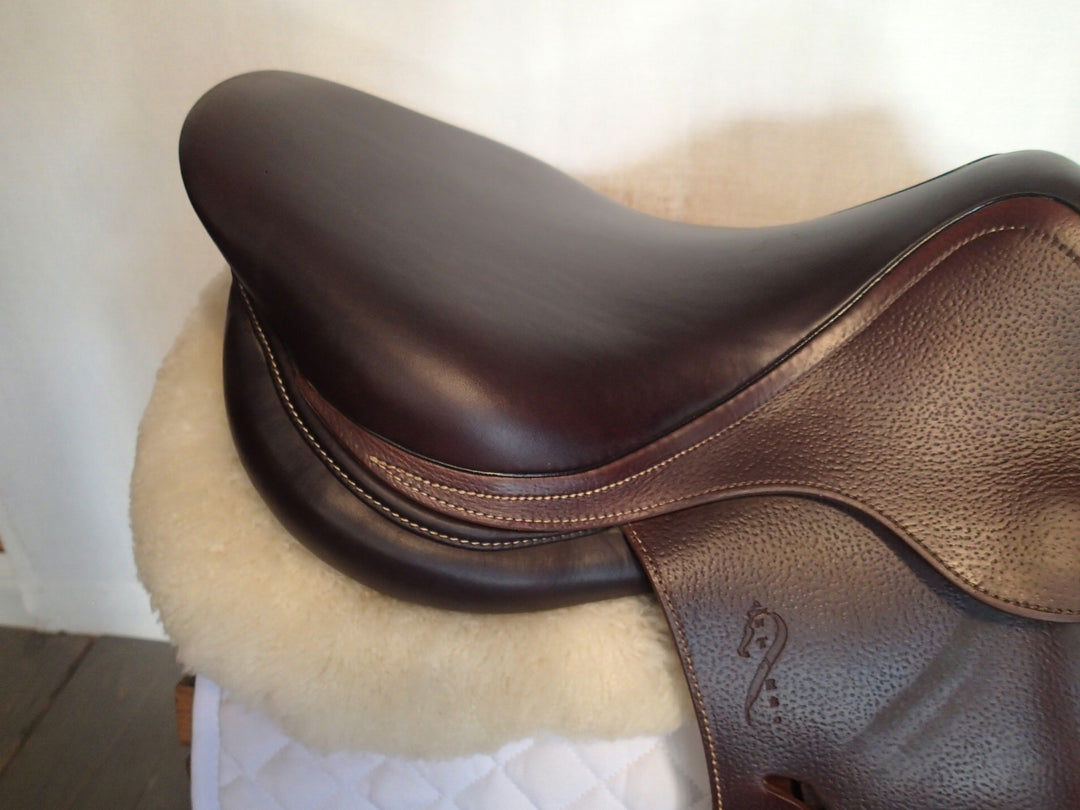 17" Antares Evolution Saddle - 2022 - 3NB Flaps - 4.75" dot to dot