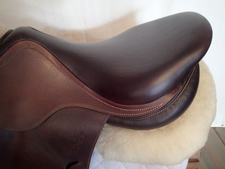 17" Antares Evolution Saddle - 2022 - 3NB Flaps - 4.75" dot to dot