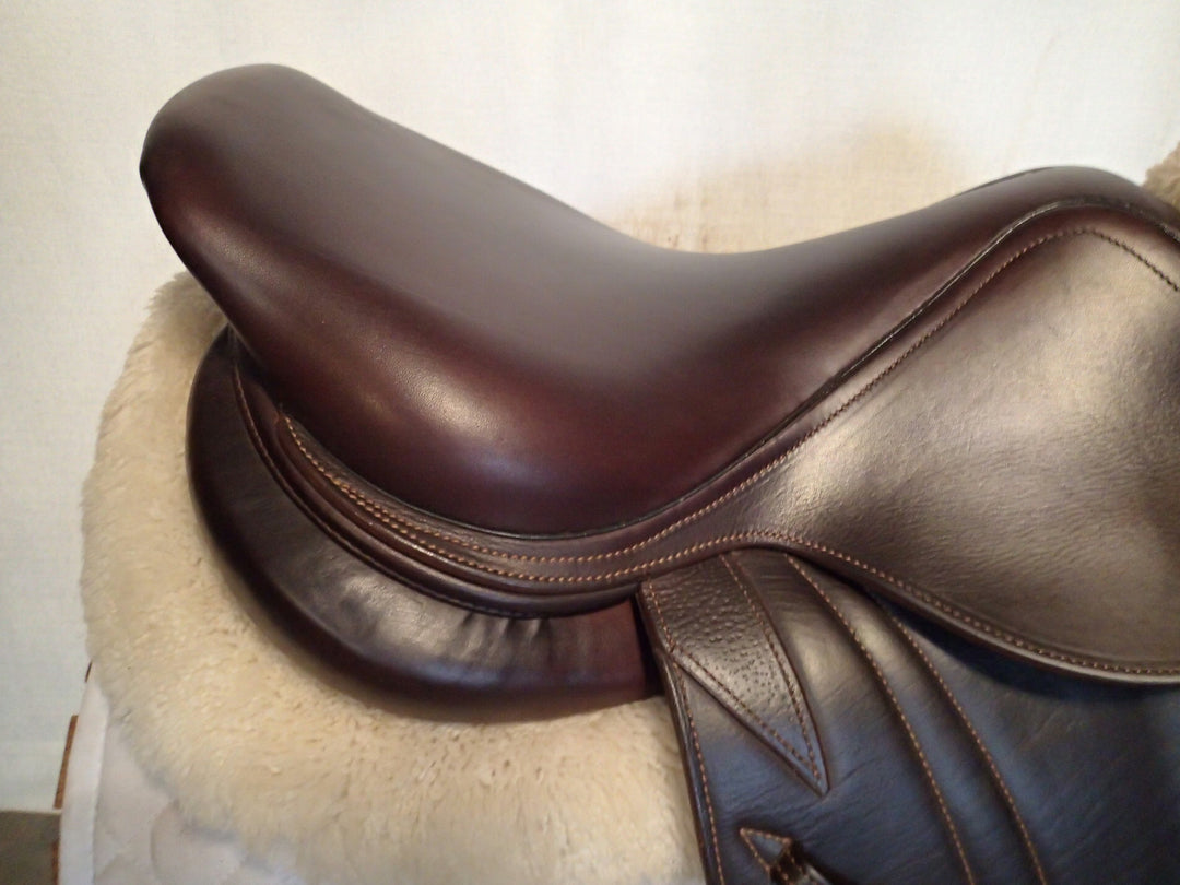 16" CWD Saddle - Full Buffalo - 2016 - 2L Flaps - SE02 - 4.5" dot to dot (057)