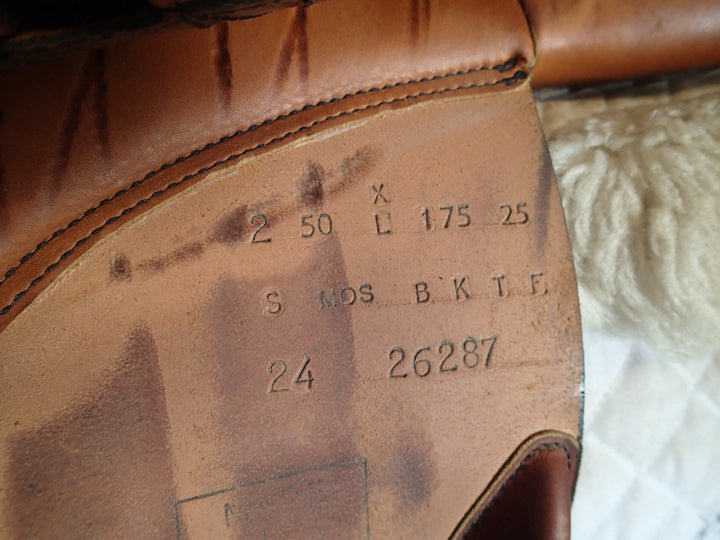 17.5" Butet Premium Saddle - Full Calfskin - 2024 - L Seat - 2.5 Flaps - 4.25" dot to dot (058)