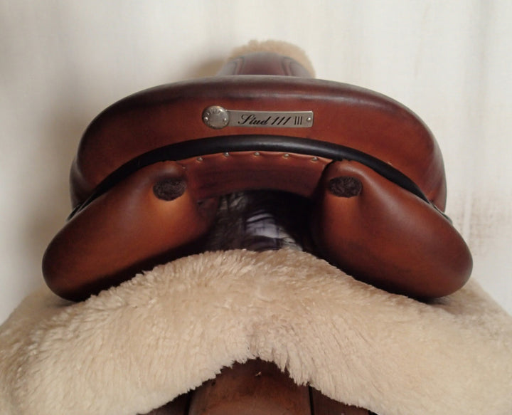 17.5" Butet Premium Saddle - Full Calfskin - 2024 - L Seat - 2.5 Flaps - 4.25" dot to dot (058)