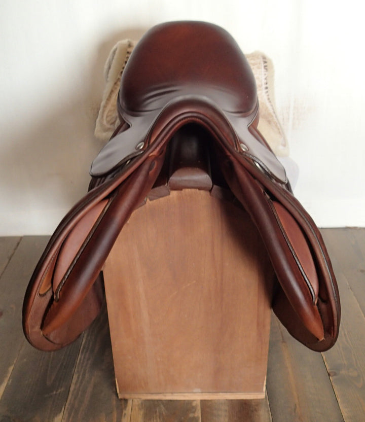 17.5" Butet Premium Saddle - Full Calfskin - 2024 - L Seat - 2.5 Flaps - 4.25" dot to dot (058)