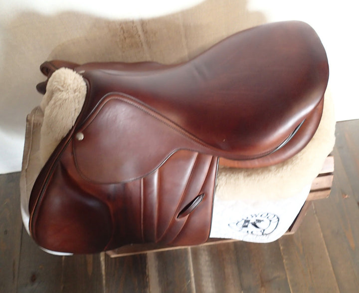 17.5" Butet Premium Saddle - Full Calfskin - 2024 - L Seat - 2.5 Flaps - 4.25" dot to dot (058)