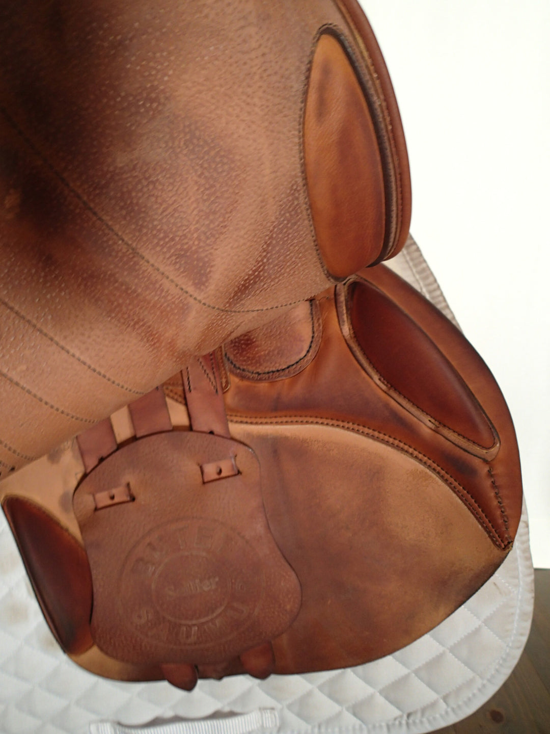 17.5" Butet Premium Saddle - Full Calfskin - 2024 - L Seat - 2.5 Flaps - 4.25" dot to dot (058)