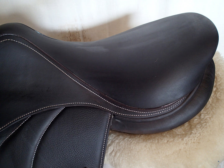 17" Voltaire Palm Beach Saddle - Full Buffalo - 2025 - 2 Flaps - 5" dot to dot - XFIN Panels (059)