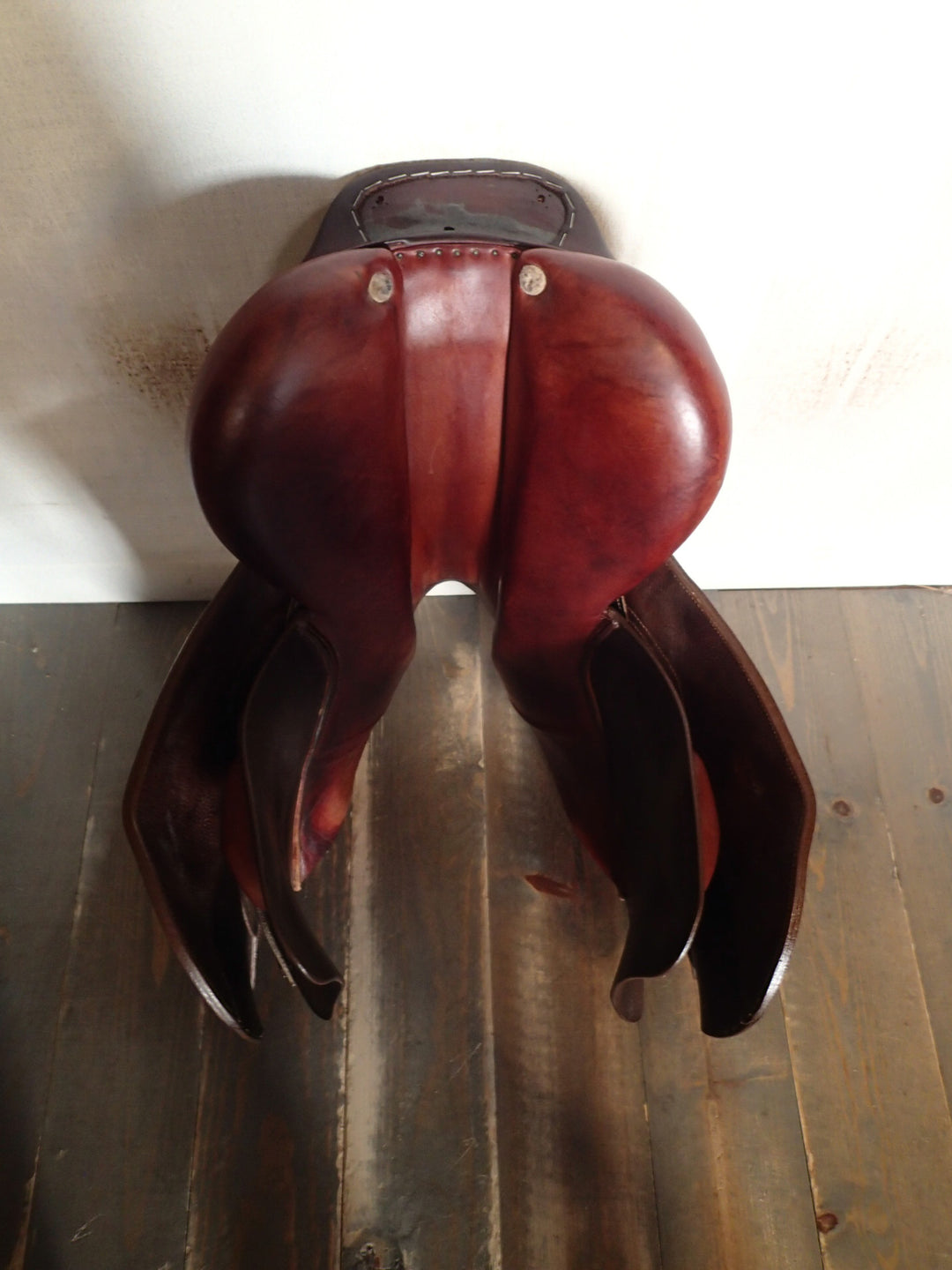 18" CWD 2G Saddle - 2010 - 3C Flaps - SE17 - 4.25" dot to dot (060)