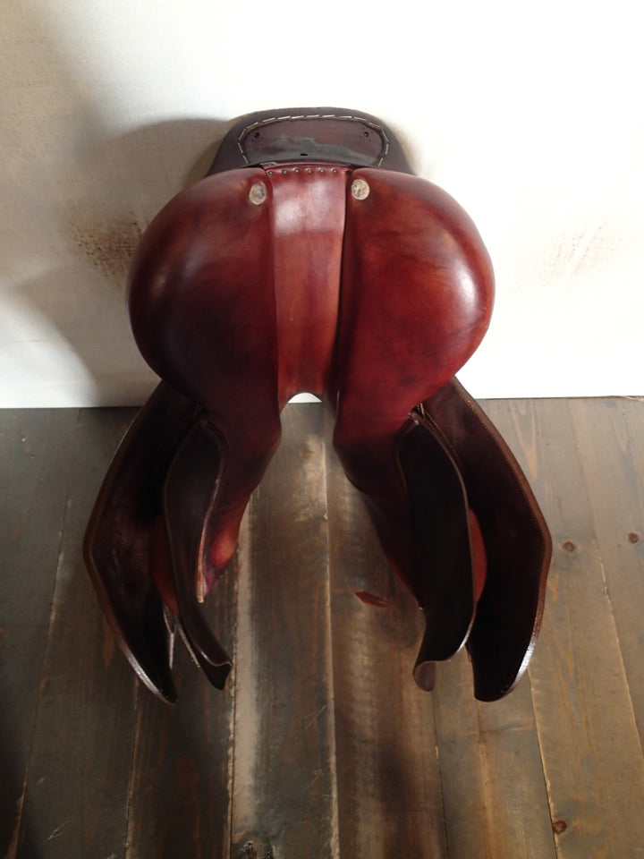 18" CWD 2G Saddle - 2010 - 3C Flaps - SE17 - 4.25" dot to dot (060)