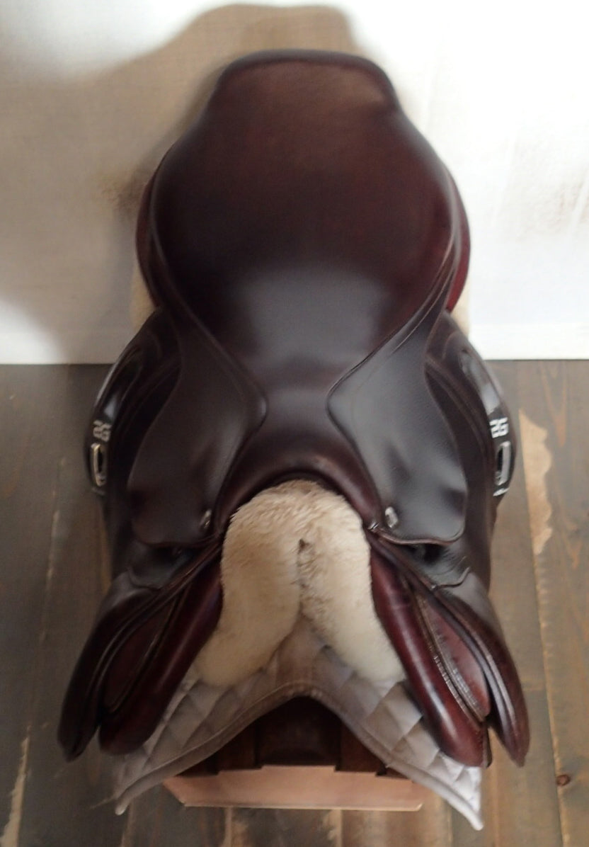 18" CWD 2G Saddle - 2010 - 3C Flaps - SE17 - 4.25" dot to dot (060)