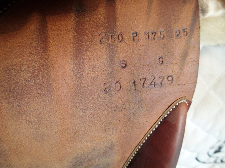 17.5" Butet Premium Saddle - Full Calfskin - 2020 - P Seat - 2.5 Flaps - 4" dot to dot (061)