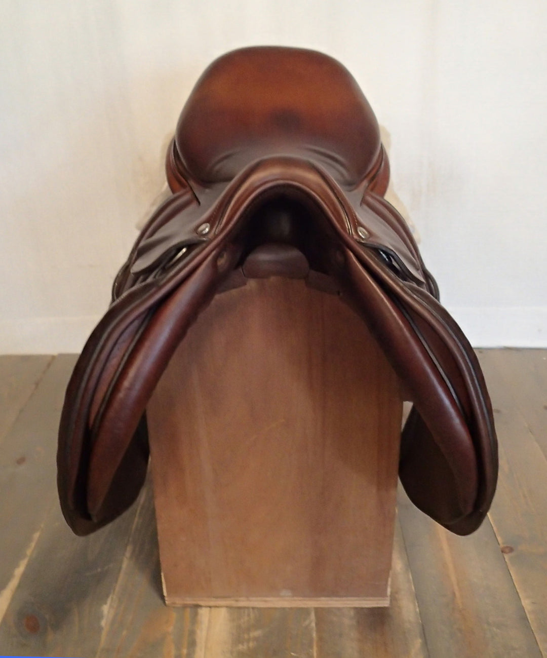 18" Butet Premium Saddle - Full Calfskin - 2014 - M Seat - 2 Flaps - 4.25" dot to dot