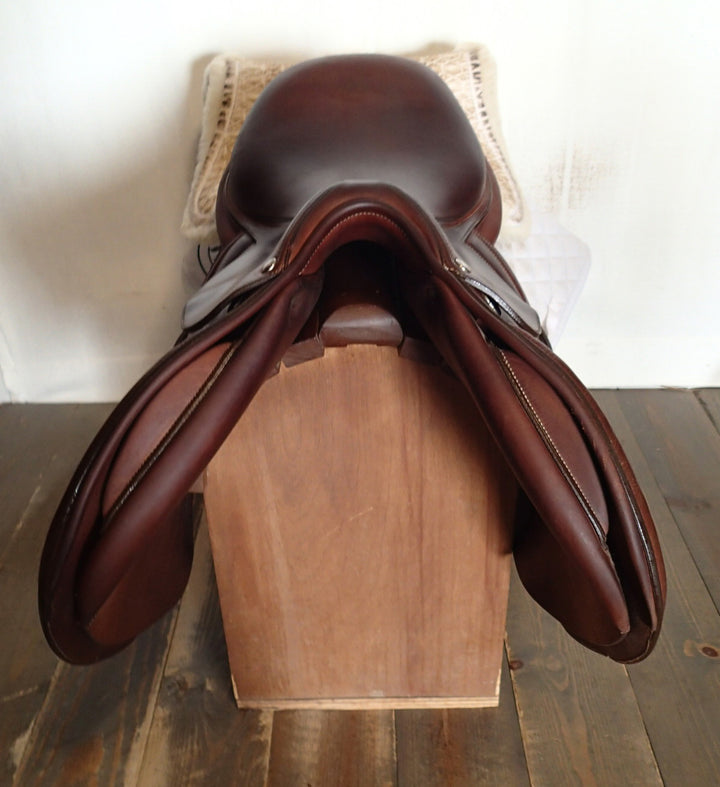 17.5" Butet Premium Saddle - Full Calfskin - 2020 - P Seat - 2.5 Flaps - 4" dot to dot (061)