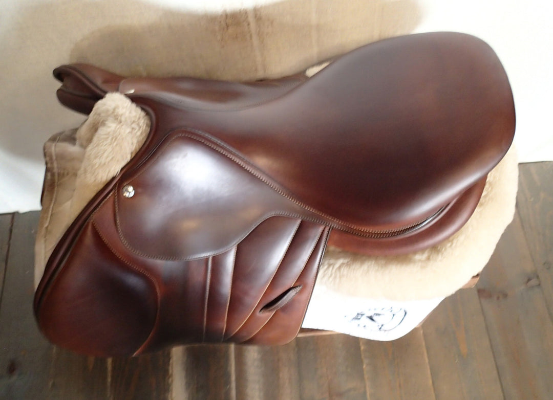 17.5" Butet Premium Saddle - Full Calfskin - 2020 - P Seat - 2.5 Flaps - 4" dot to dot (061)